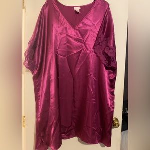 Women’s plus size négligée…..